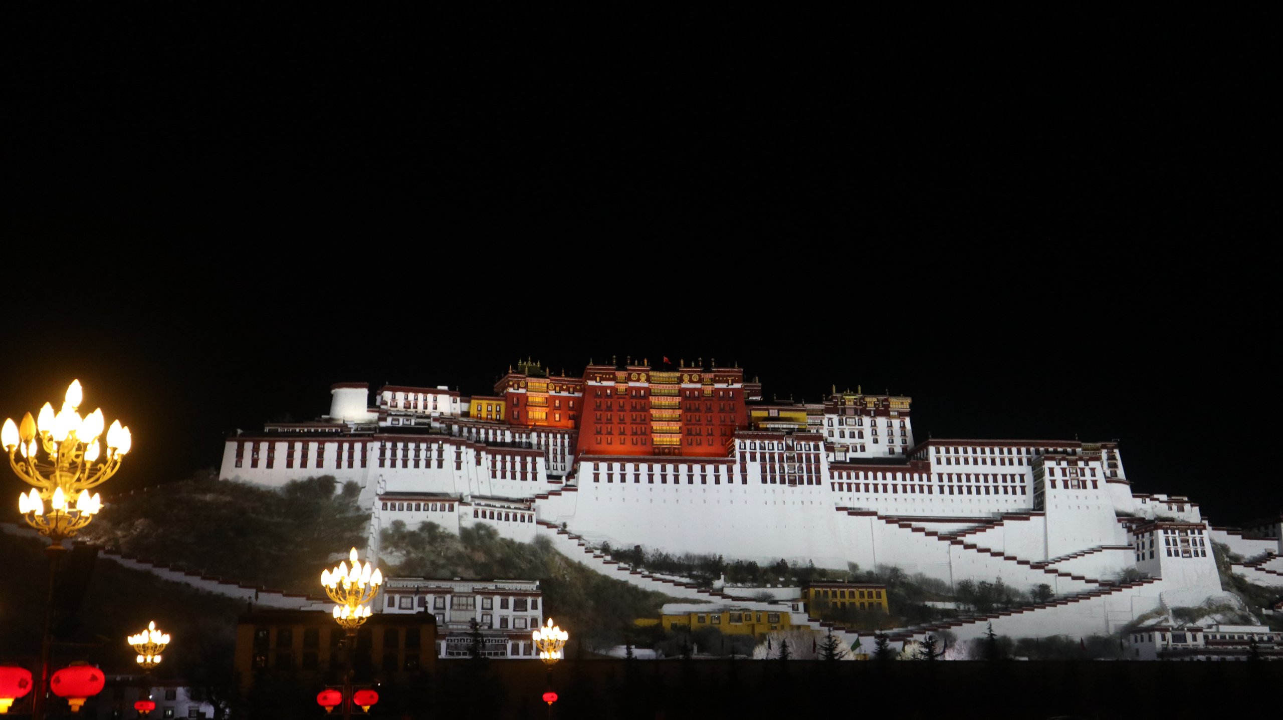 《日光之城》封面